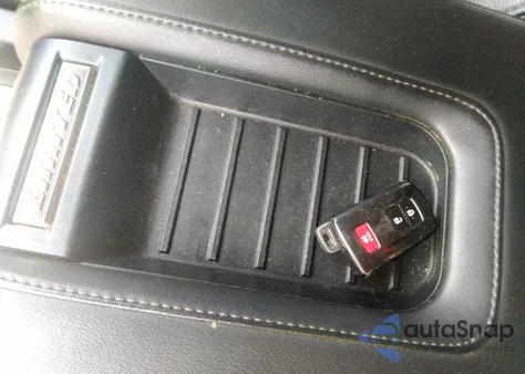 2020 Toyota Tundra Limited z USA, uszkodzony, nr VIN 5TFHY5F14LX935171